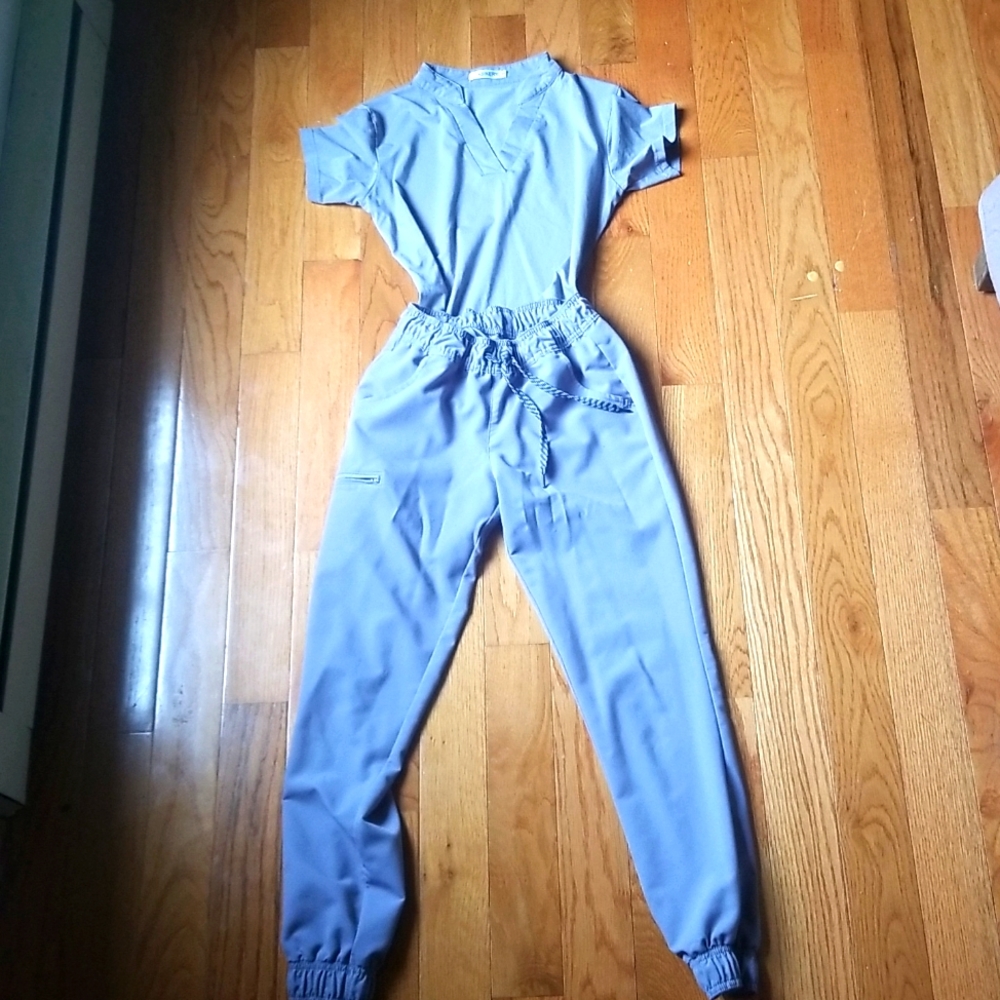 Grey Jaanuu jogger scrub set XS